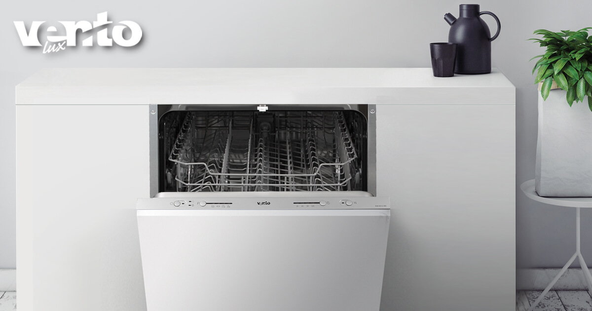 фото чим відрізняється використання води при миття посуду в посудомийній машині та миття руками?